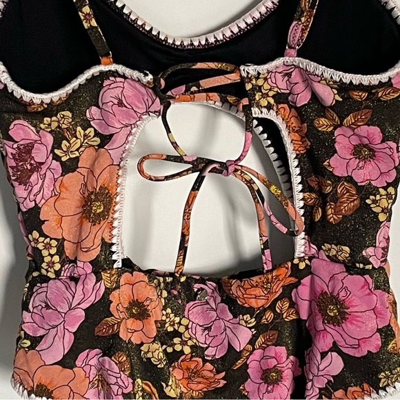 New! Victoria’s Secret Pink Floral Ruffle Cutout One Piece Swimsuit 35078 - Picture 8 of 12